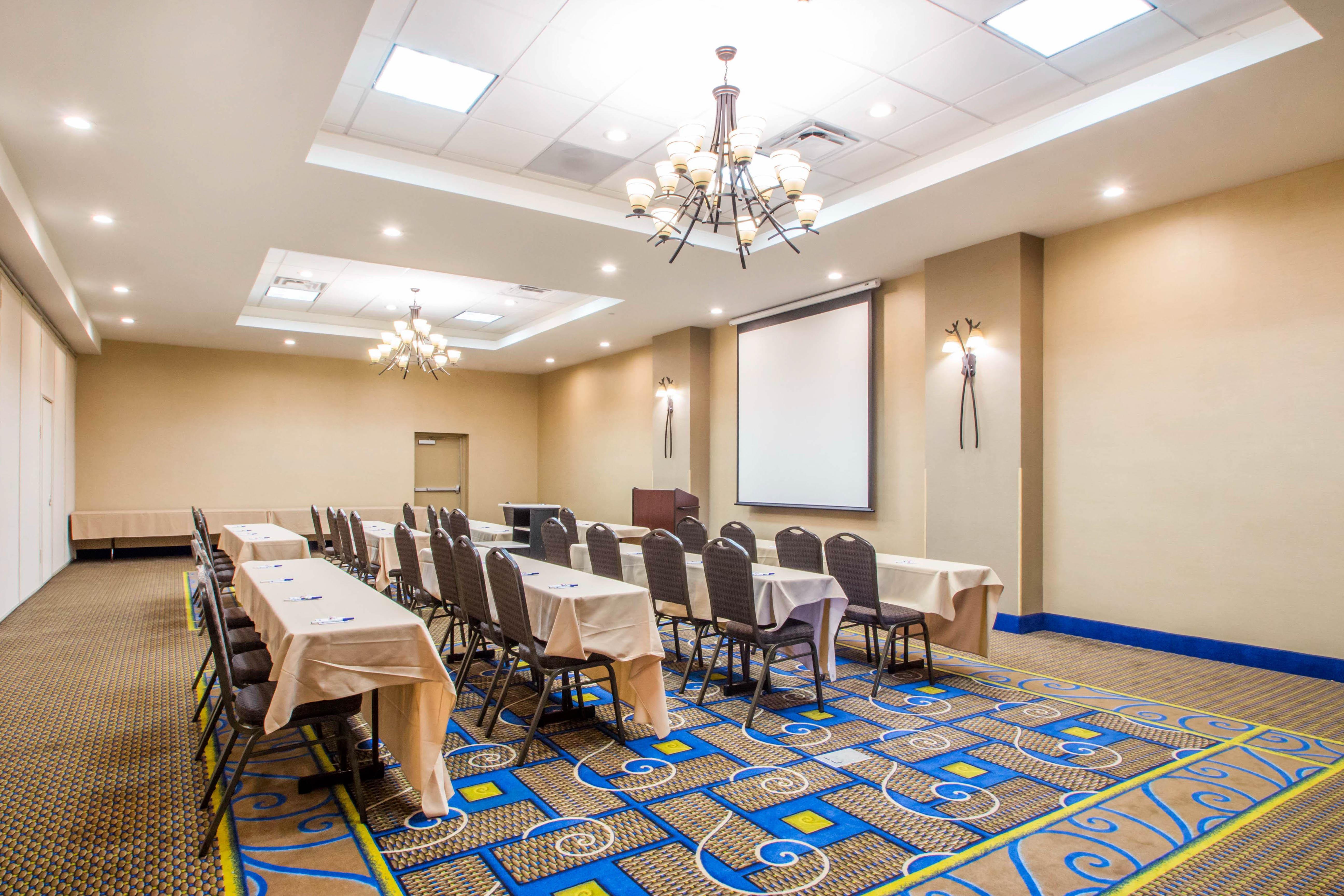 Holiday Inn Express & Suites - Albany Airport - Wolf Road By Ihg Exterior foto